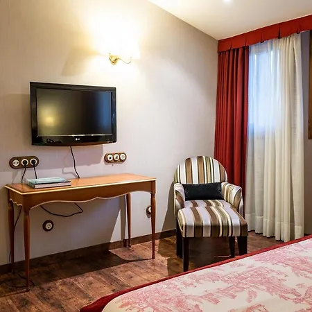 Sant Bernat Hotel Montseny