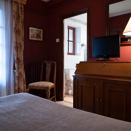 Sant Bernat Hotel Montseny